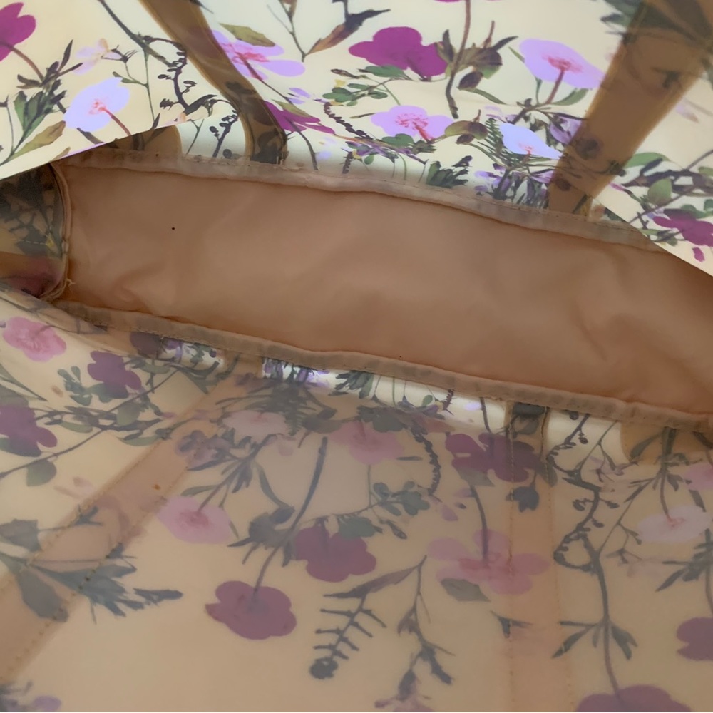 Plastic tote